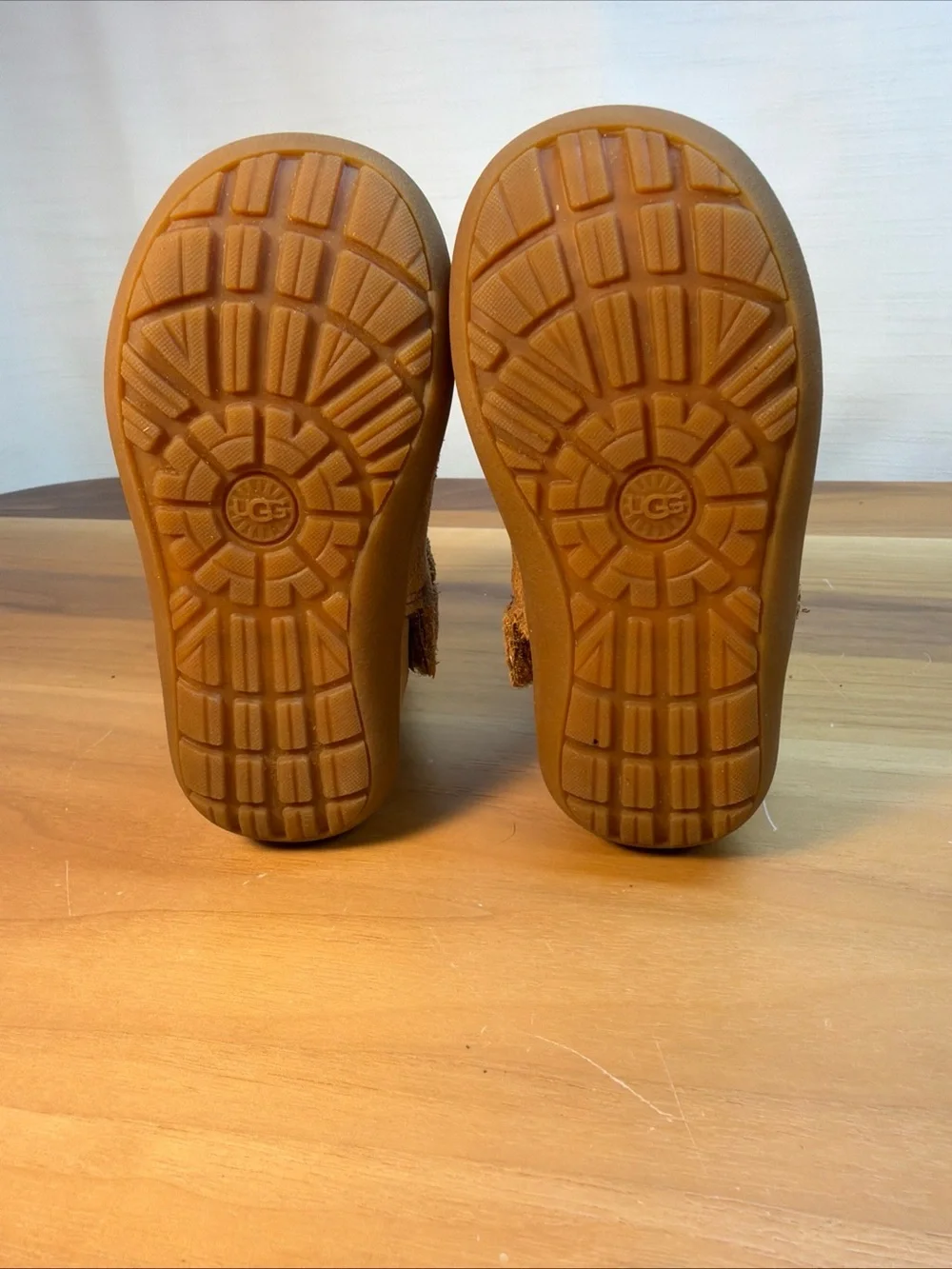 UGG Kids Keelan Fashion Boots Chestnut Brown  Easy On And Off Sz 7
